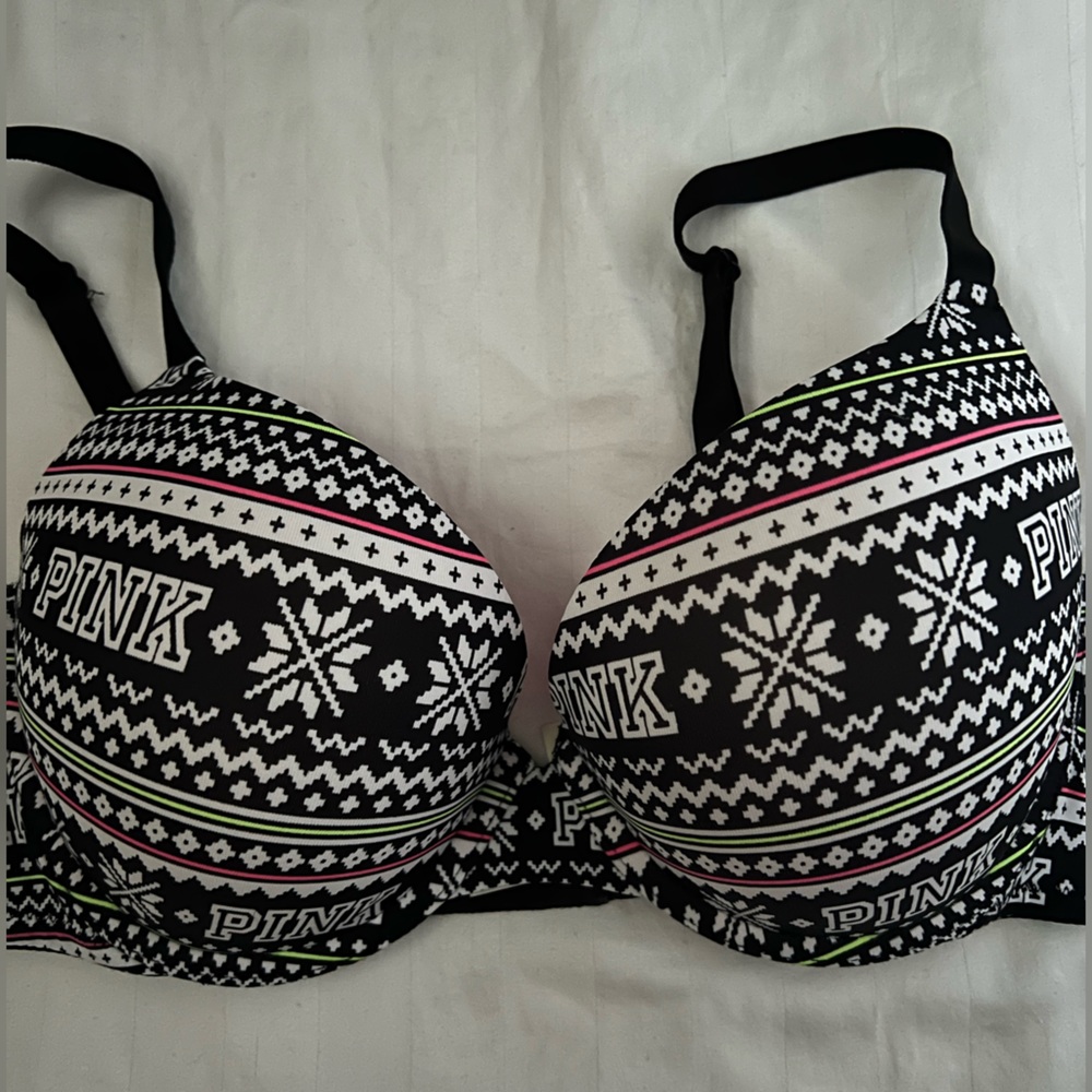 VS pink bra